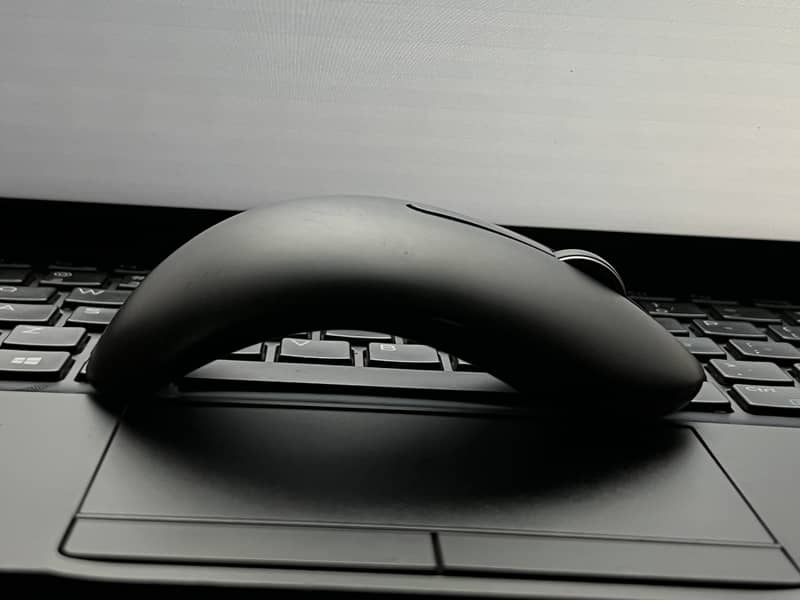 Dell Premier Wireless Mouse 1