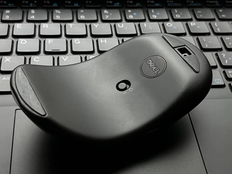 Dell Premier Wireless Mouse 3