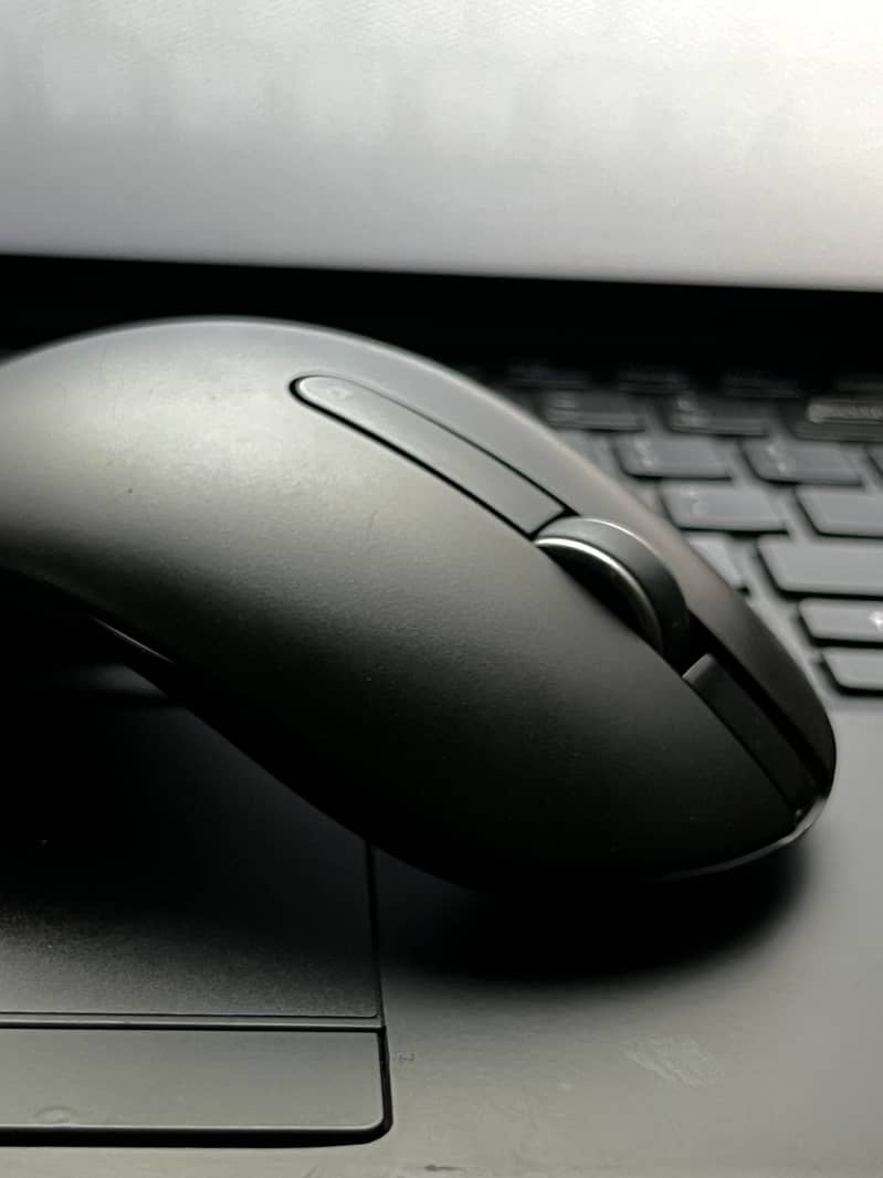 Dell Premier Wireless Mouse 4