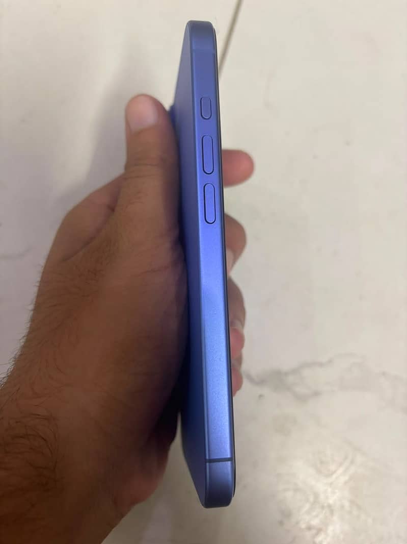 Apple iPhone 16 1