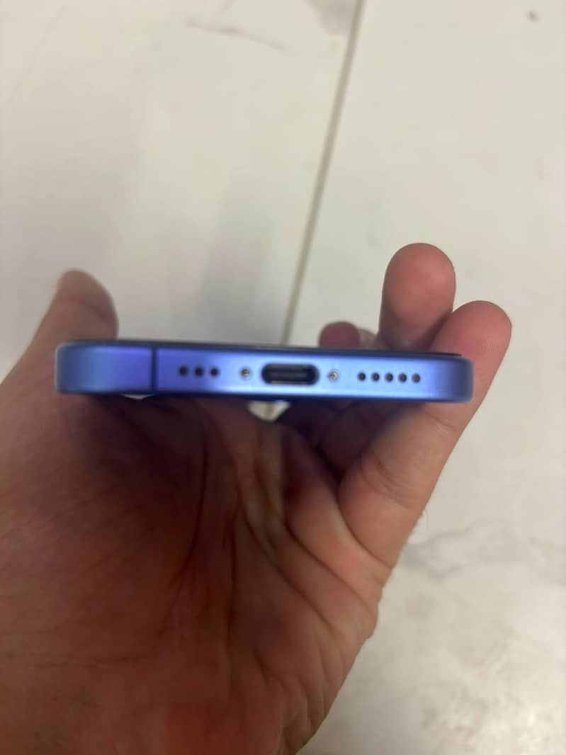 Apple iPhone 16 2