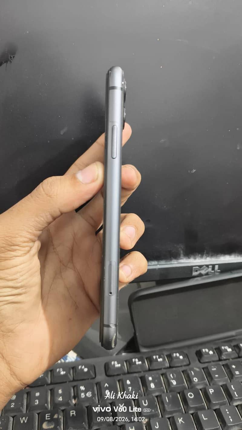 Apple iPhone 11 3
