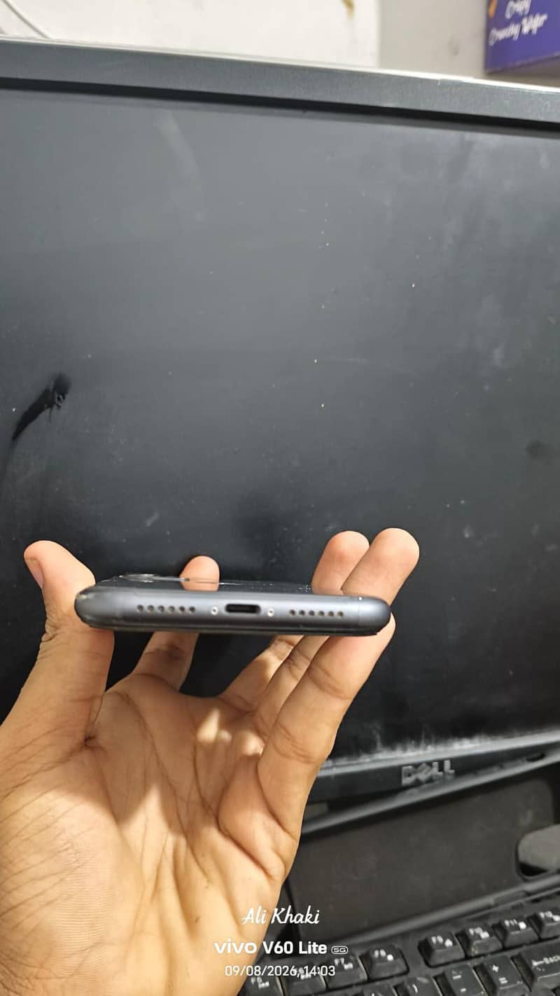 Apple iPhone 11 8