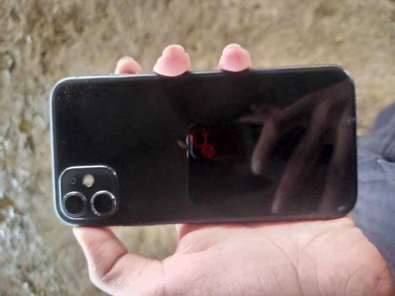 Apple iPhone 11 4