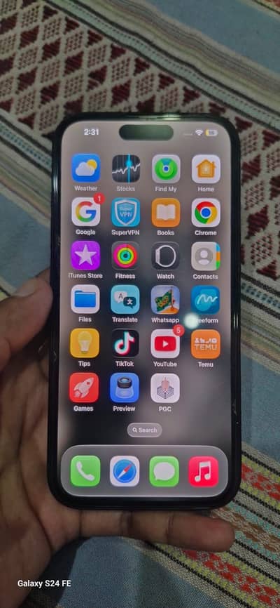 Apple iPhone 15