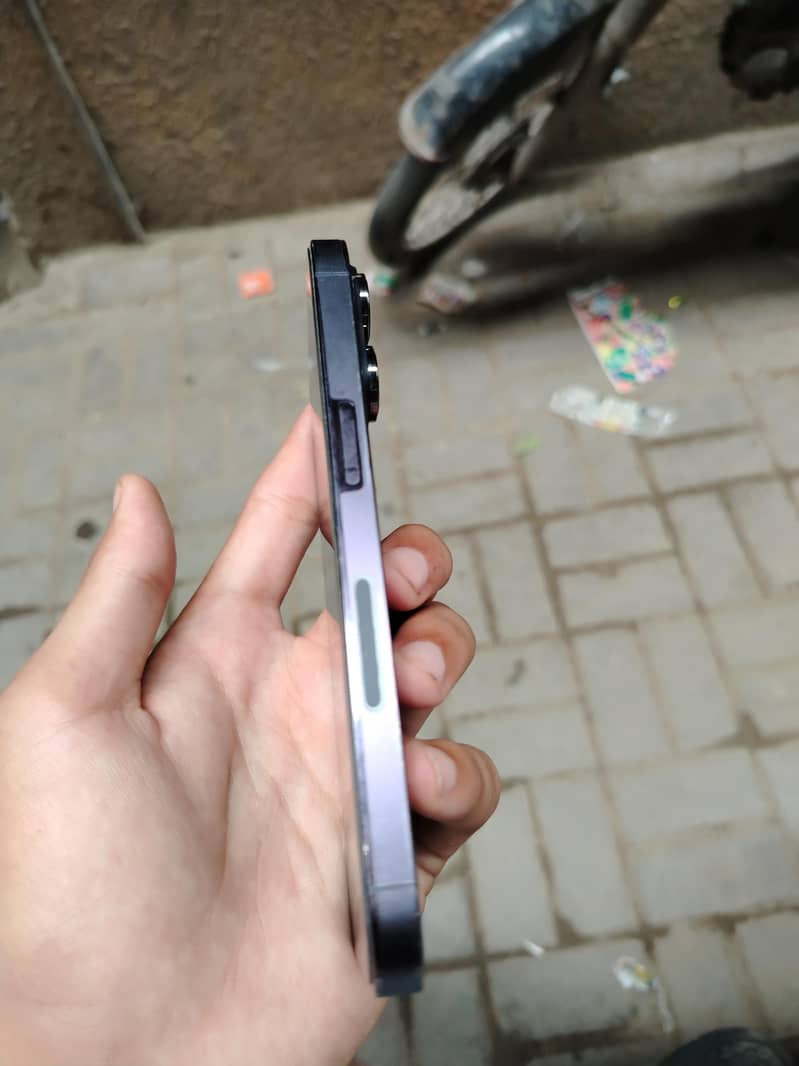 Apple iPhone 14 Pro 2