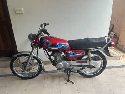 United 125