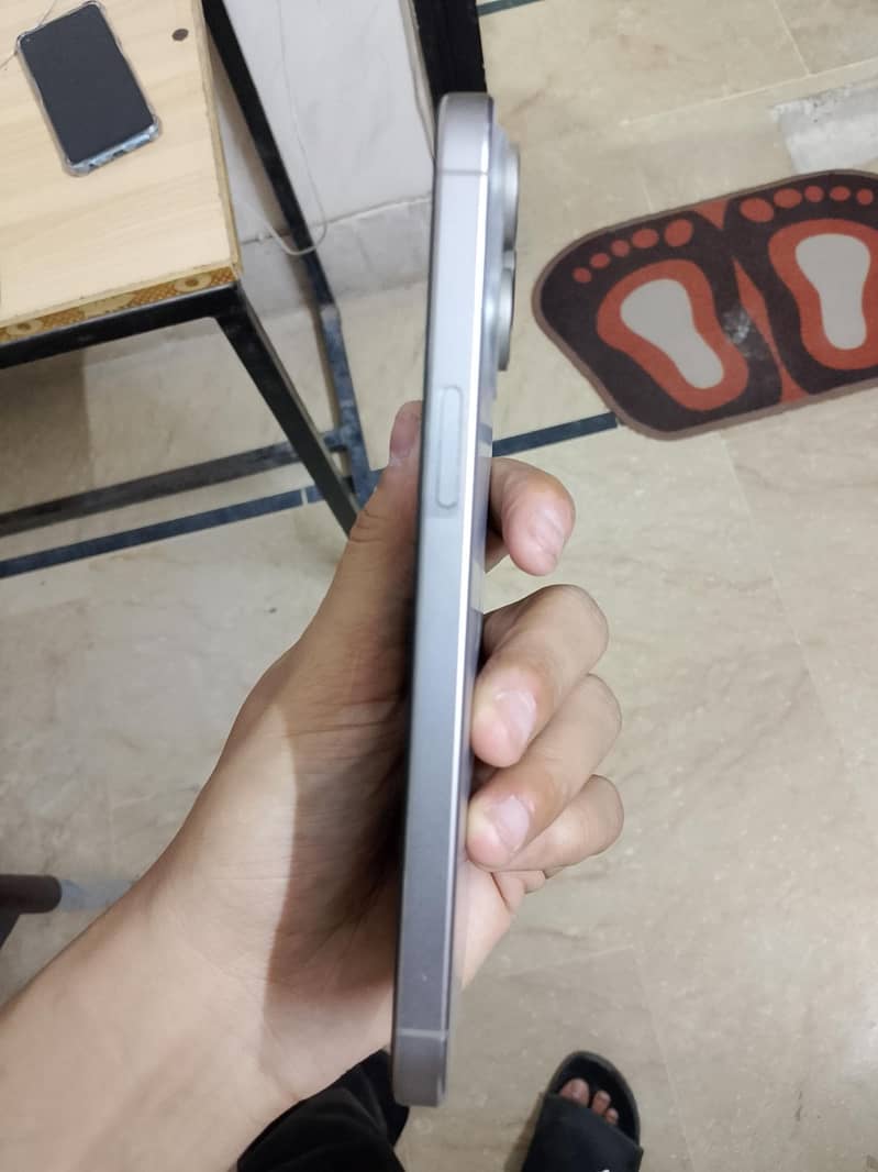 iphone 15 pro max 2