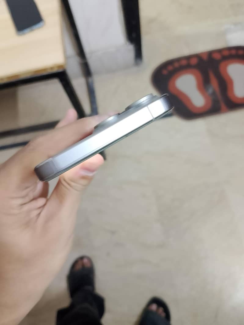 iphone 15 pro max 3