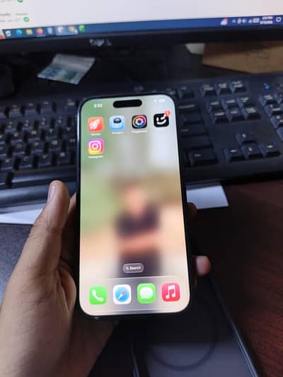 Apple iPhone 16
