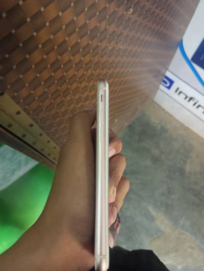 Apple iPhone 8