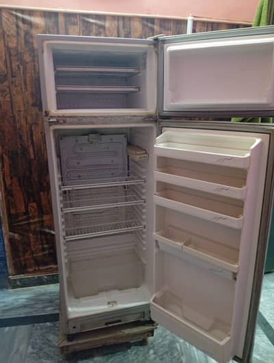 Dawlance refrigerator 2 door for sale