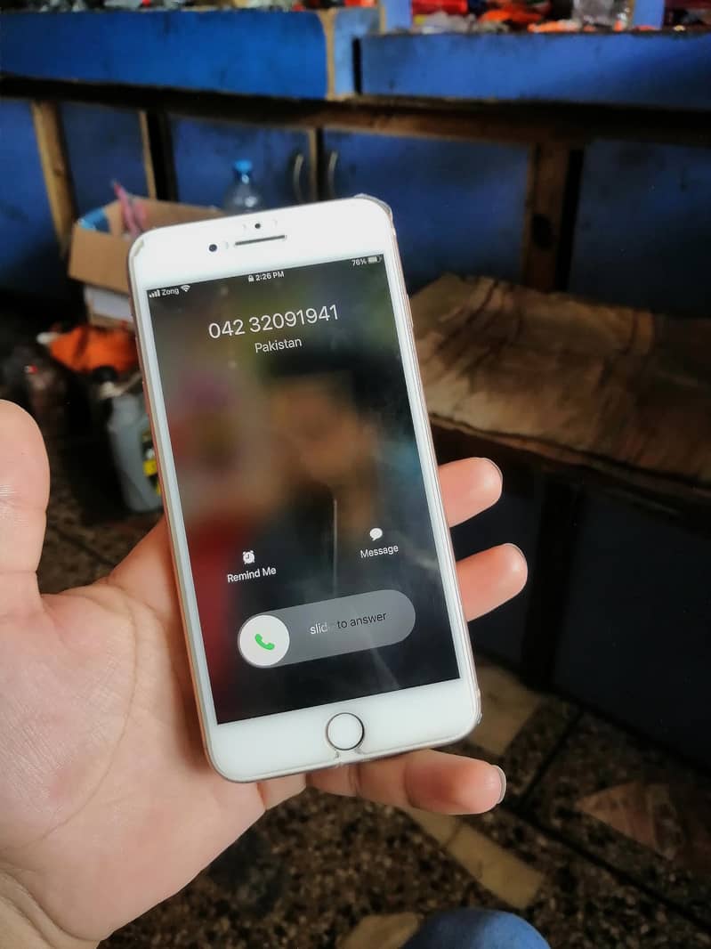 Apple iPhone 8 Plus 0