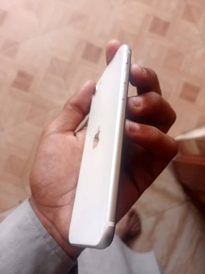 Apple iPhone SE 4