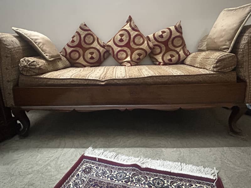 Solid Wood Dewan 1
