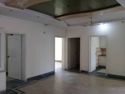 GULBERG ESTATE OFFER,1 Kanal Upper Portion For Rent PAF Offcer Colony New Old Offcer Colony CMA Sadar Cantt Tajpur Canal Road Lahore Lahore