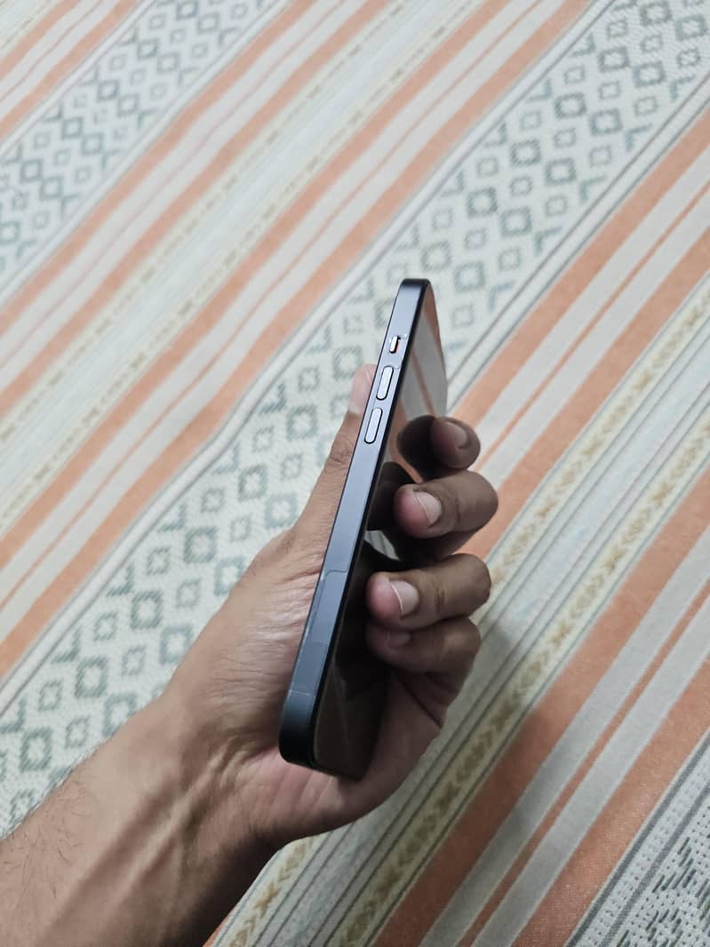 Apple iPhone 14 7
