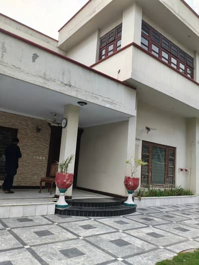 GULBERG ESTATE OFFER,1 Kanal Upper Portion For Rent PAF Offcer Colony New Old Offcer Colony CMA Sadar Cantt Tajpur Canal Road Lahore Lahore