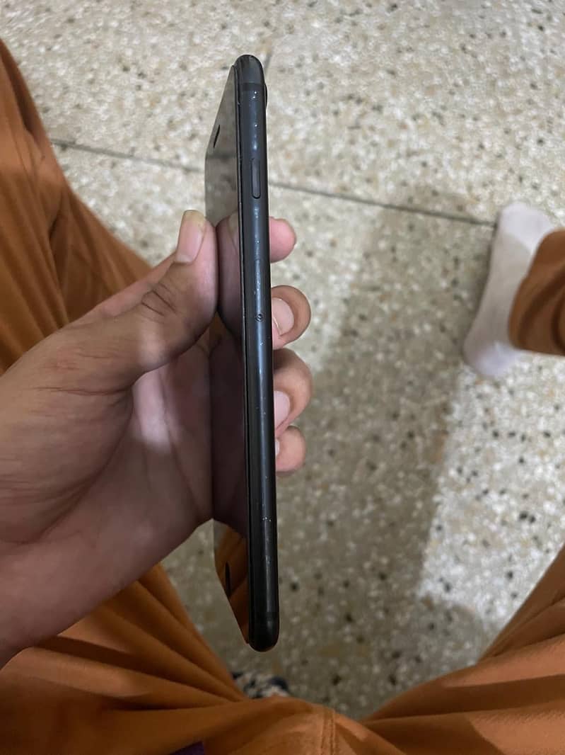 Apple iPhone 7 Plus 1