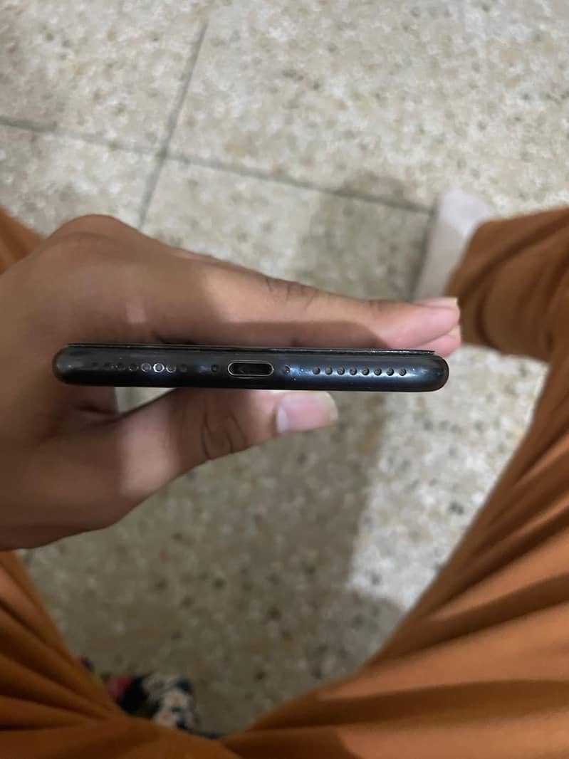 Apple iPhone 7 Plus 3