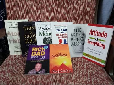 Pack up 8 English Novels