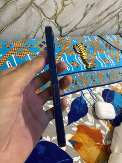 Apple iPhone 12 mini
