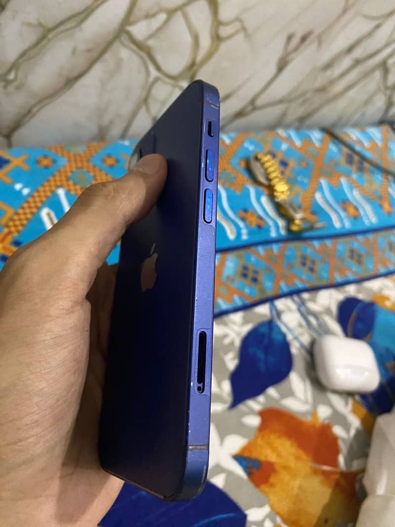 Apple iPhone 12 mini 1