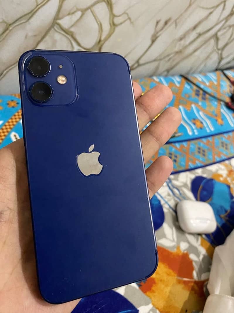 Apple iPhone 12 mini 3