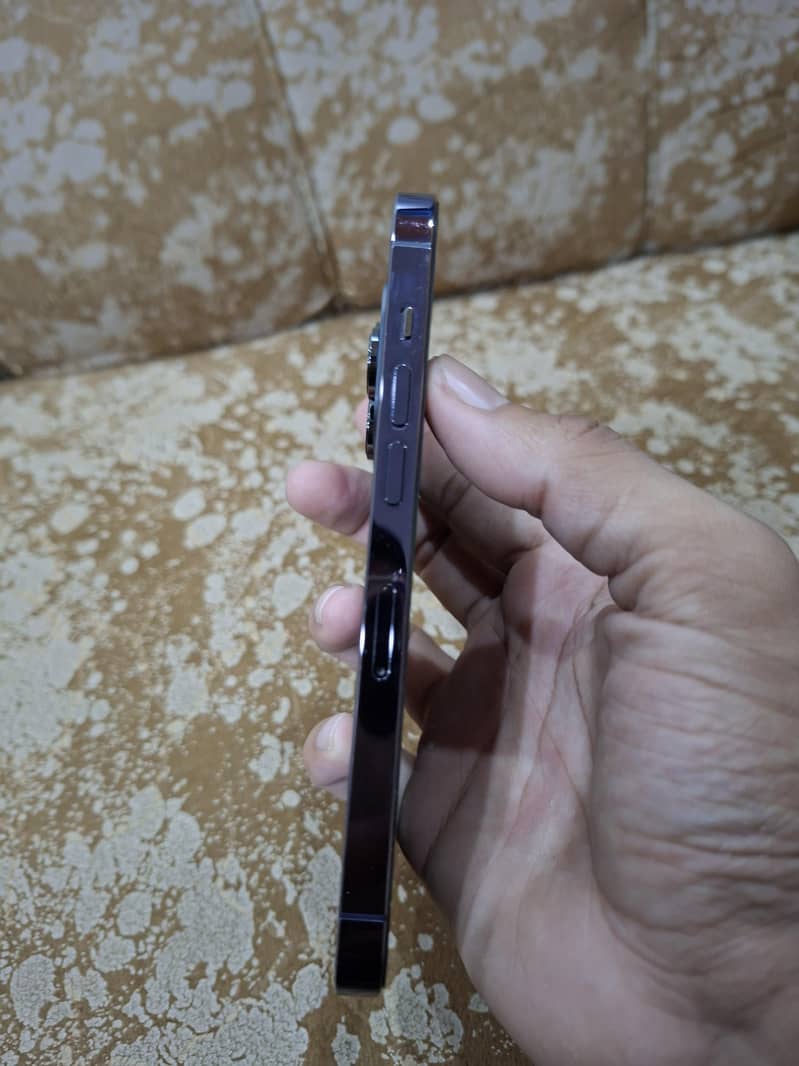 Apple iPhone 14 Pro 1
