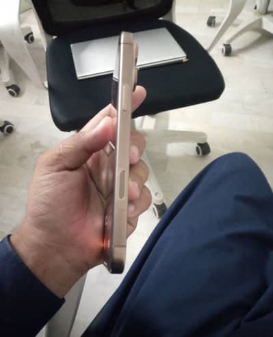 Apple iPhone 16 Pro Max