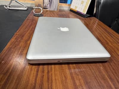 Apple MacBook pro 2011