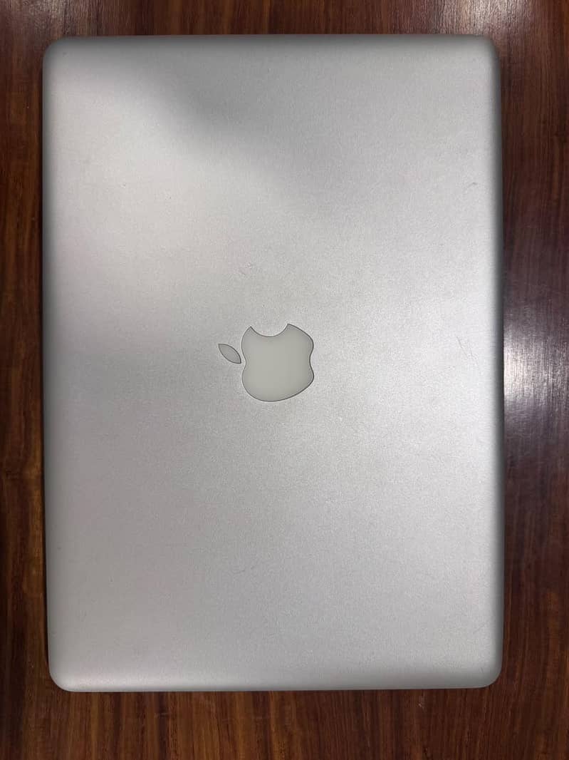 Apple MacBook pro 2011 1
