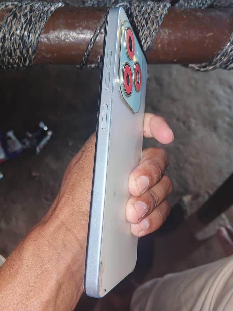 Tecno Spark 20 4
