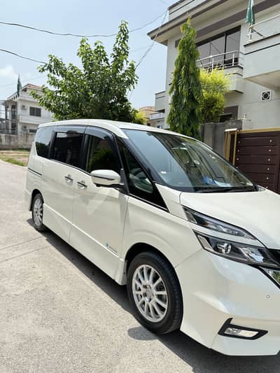 Nissan Serena 2023