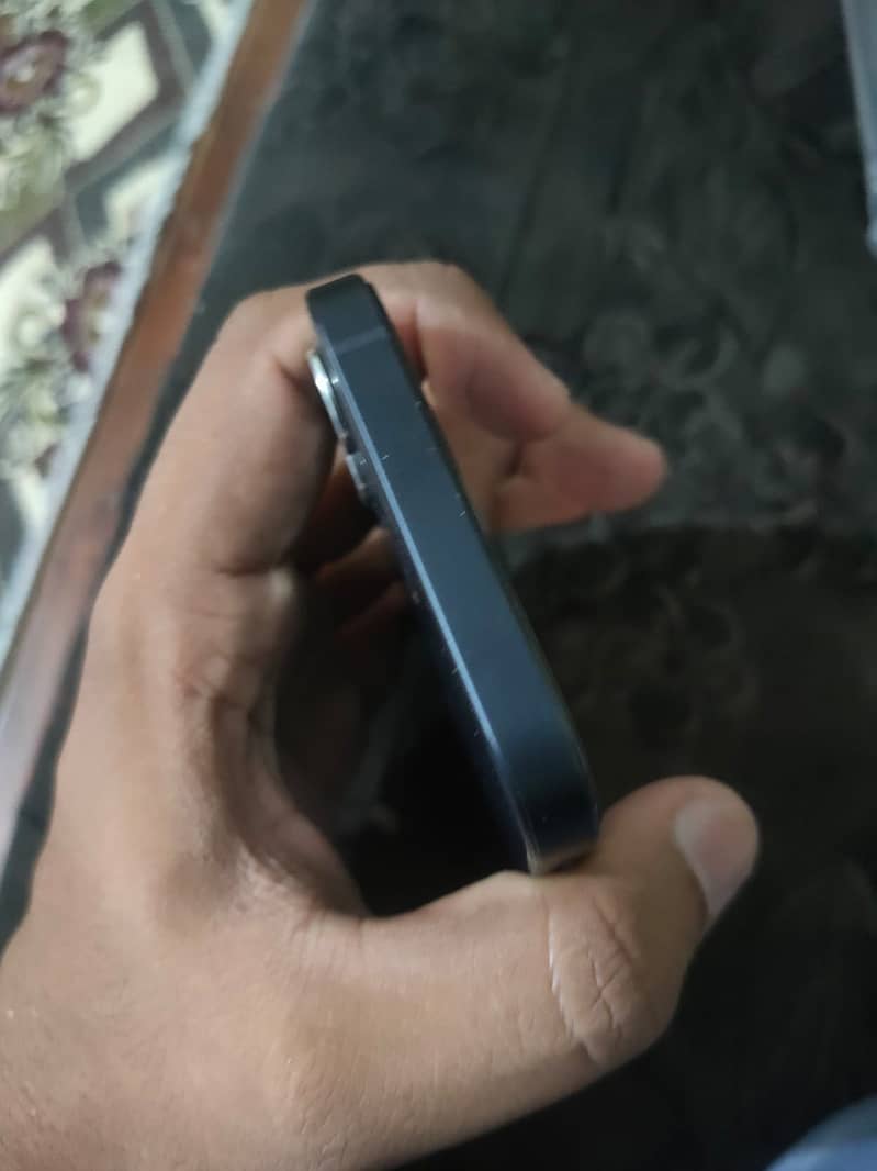 iPhone 12 3