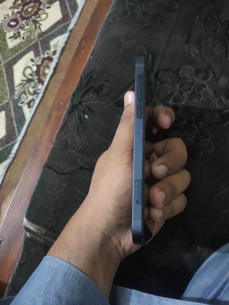 iPhone 12 4