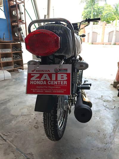 honda 125 self start spechal edition 1000 kilo meter  doubel saman