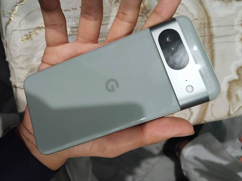 GOOGLE PIXEL 8 1