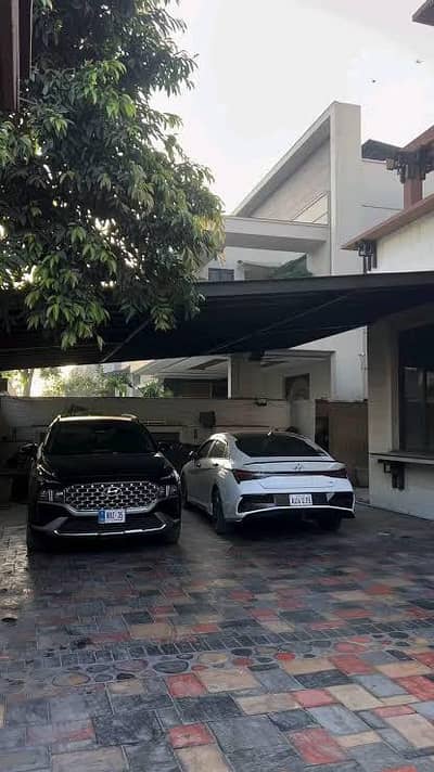 House Driver or Helper Guard Required