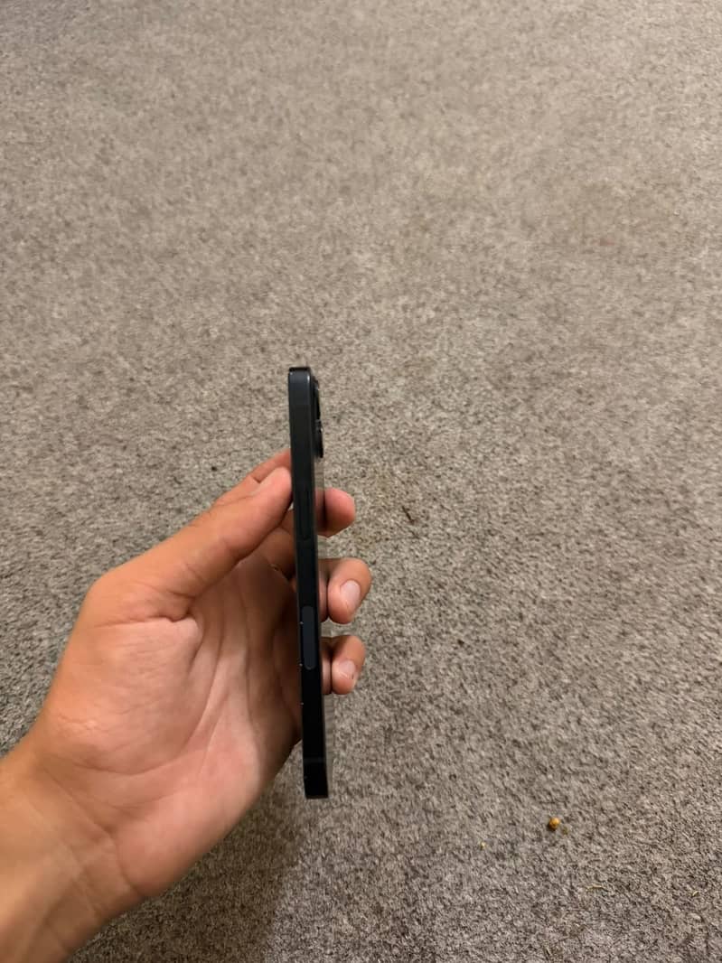 Apple iPhone 13 1