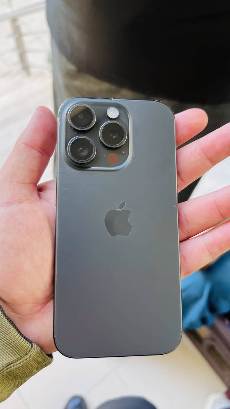Apple iPhone 15 Pro 0