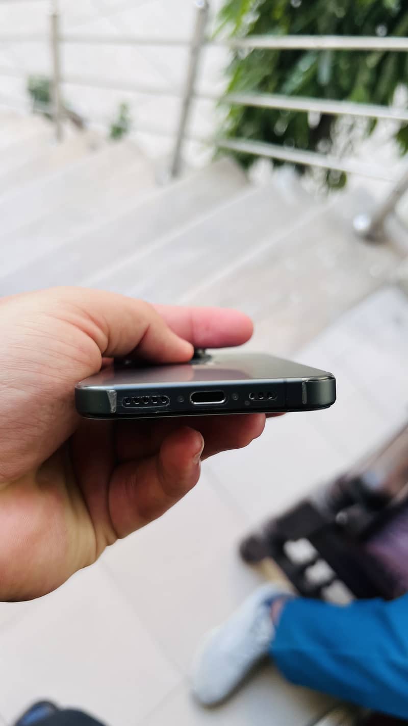 Apple iPhone 15 Pro 6