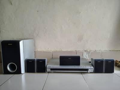 Sony DAV-DZ100 Home Theater Dollbay DTS 5.1