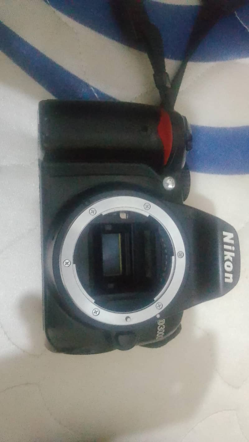 Nikon D3000 3