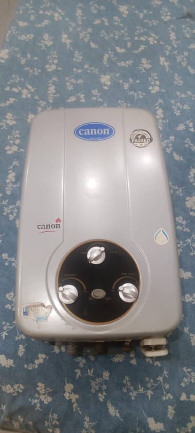 canon geyser 8kg 10/9.5 condition grey colour with box 3 month used