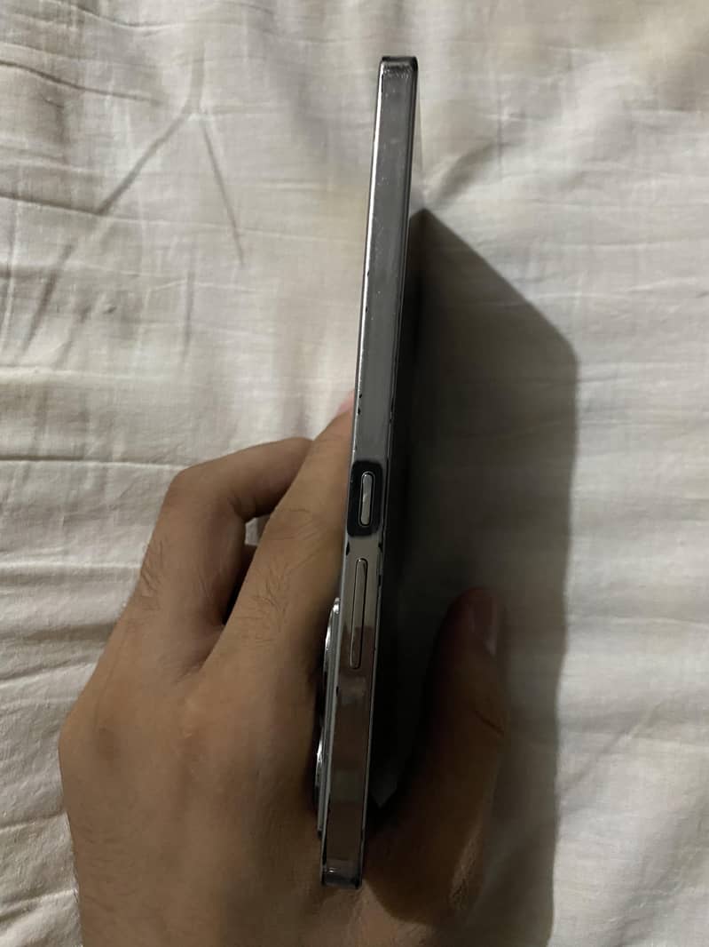 Infinix Note 40 5