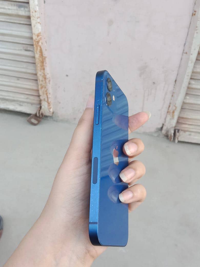 Apple iPhone 12 3