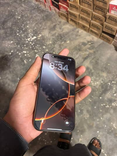 Apple iPhone 16 Pro jv desert colour