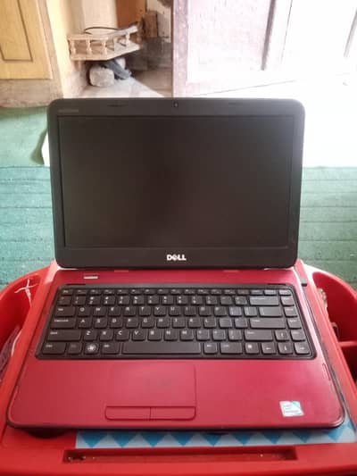Dell Laptop – Intel Pentium B950 / 2GB RAM / Windows 7 Pro