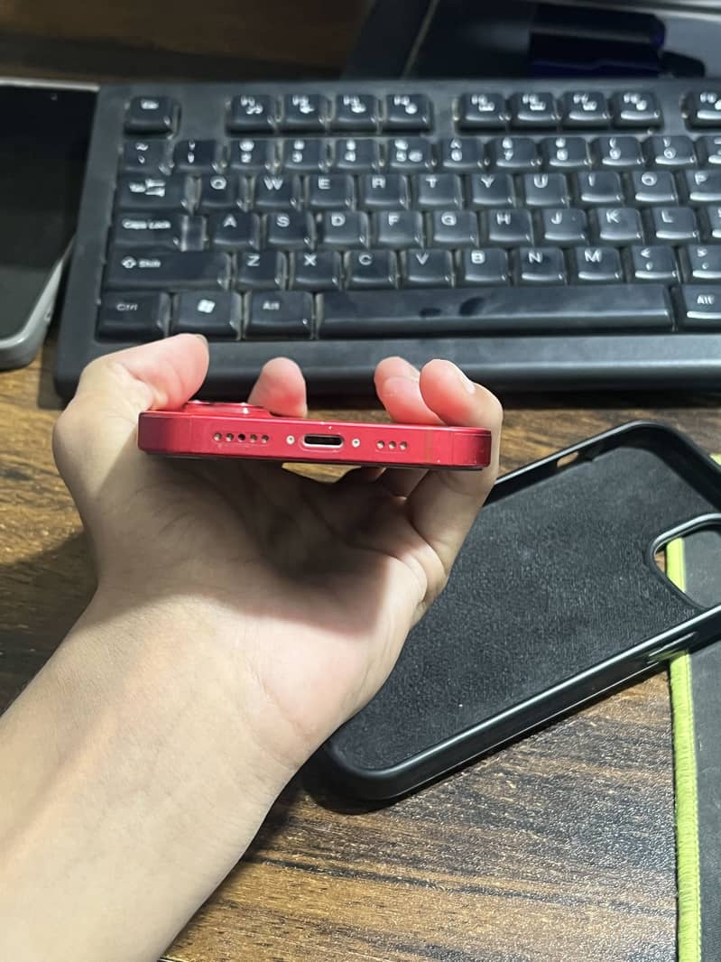 Apple iPhone 14 4